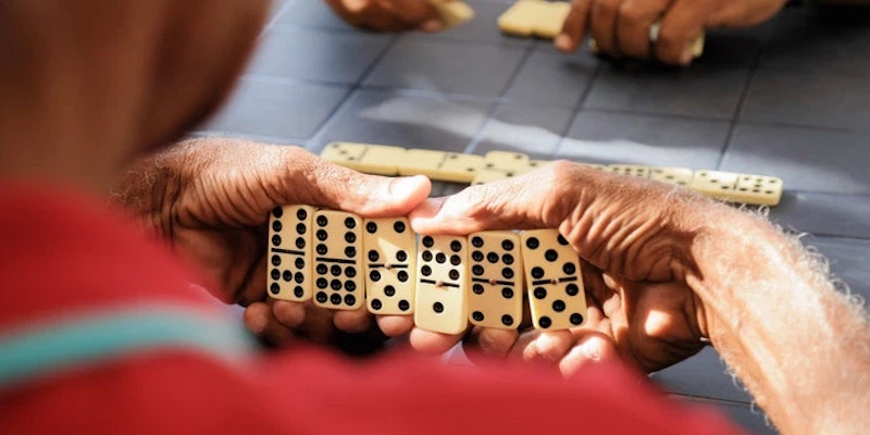 Cách cược Domino bỏ bài với theo bài